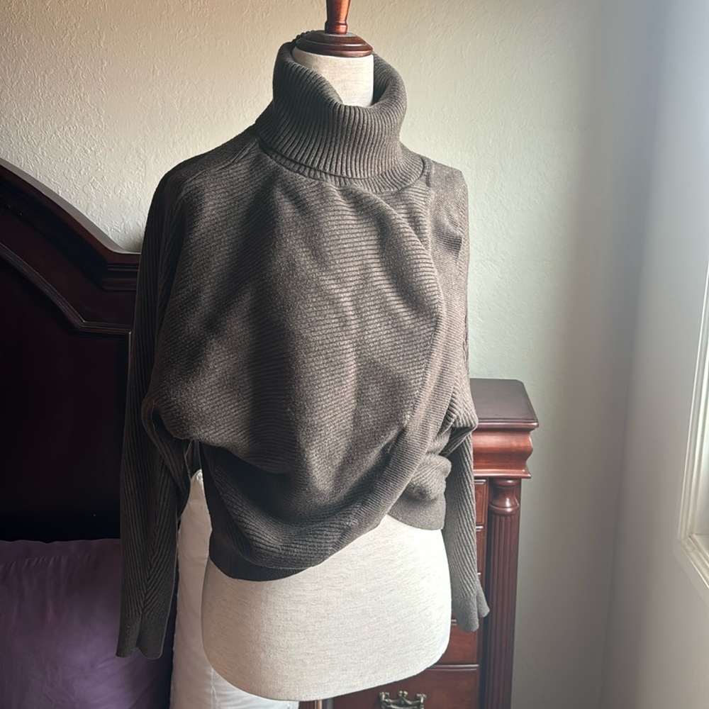 Small olive green ribbed crop sweater